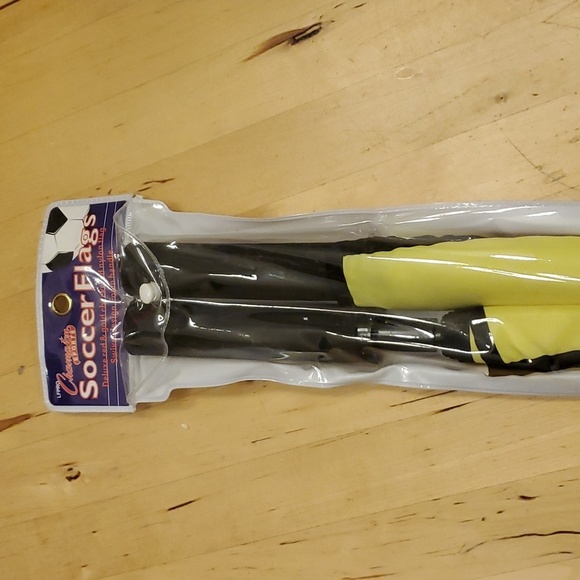 Champion Sports Soccer Flags deluxe red&gold checkered - Picture 3 of 3